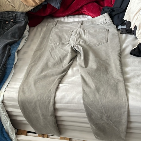 Selling 7 different jeans, DO NOT WANT ANYMORE - Picture 9 of 15